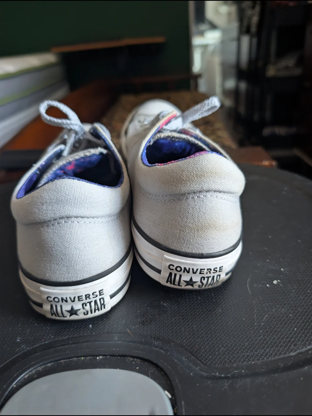 Converse low top